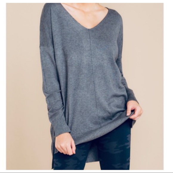 ShopEvelynne Sweaters - ✨LAST ONE✨Chic V Neck Oversized sweater